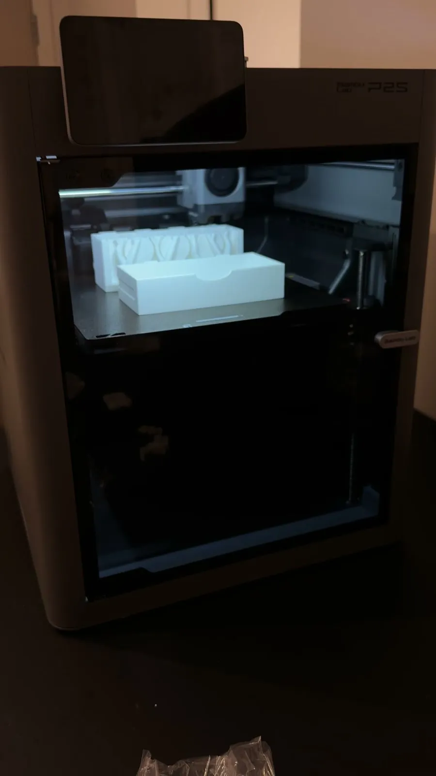 3D 打印机打印球形机器人外壳的视频